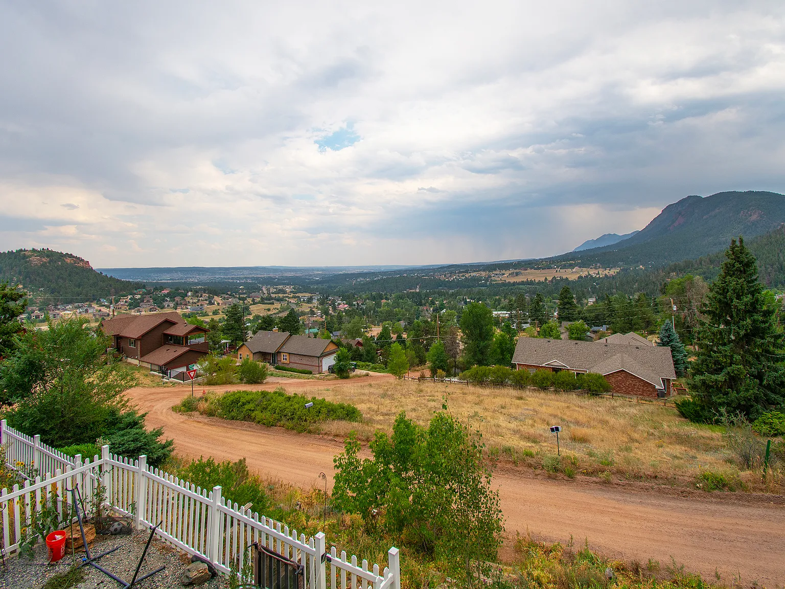 2 bed, 1.5 bath, 1156 sqft, $2,300 — Photo 2