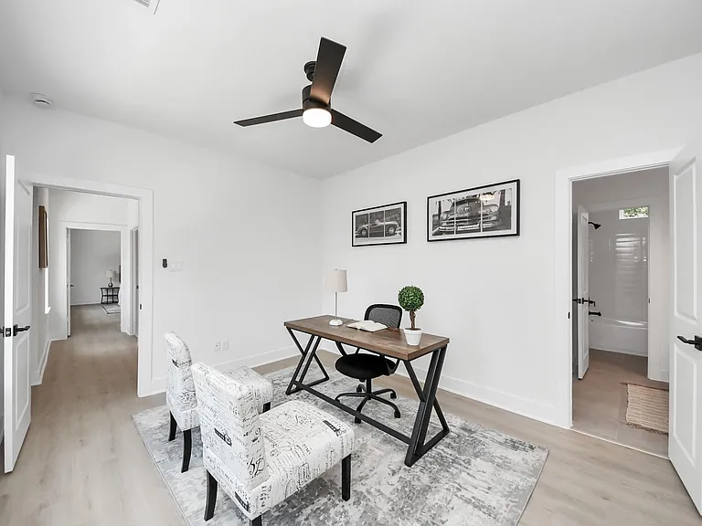860 Rachel St #A — Photo 30