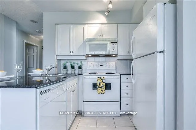 19 Barberry Pl #703 — Photo 7