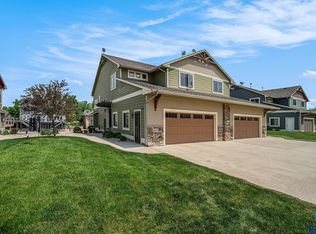 6006 Marrs Beach Ln, Madison, SD 57042