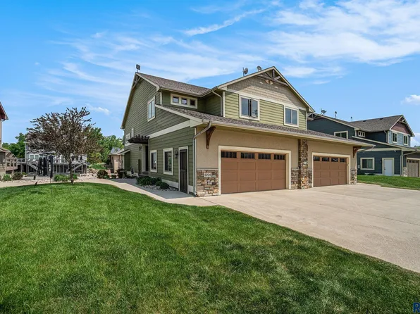 6006 Marrs Beach Ln, Madison, SD 57042