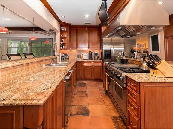 4th image of 15913 85th St