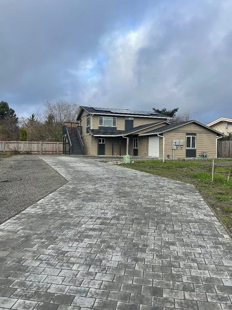 1720 Westfall Ct — Photo 1