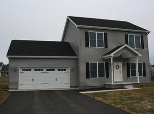 205 Ray St, Sackets Harbor, NY 13685