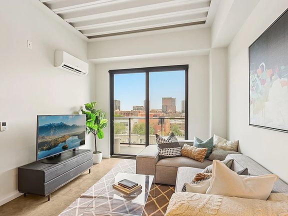 2nd image of 1222 W Jackson Blvd #514