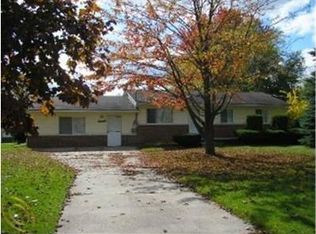 28525 West Rd, New Boston, MI 48164