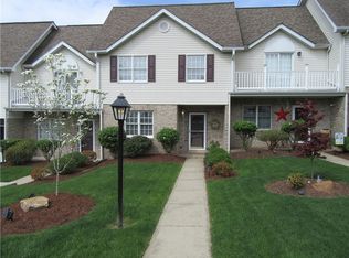 110 Longvue Dr, White Oak, PA