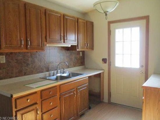 2nd image of 928 Rosewood Dr
