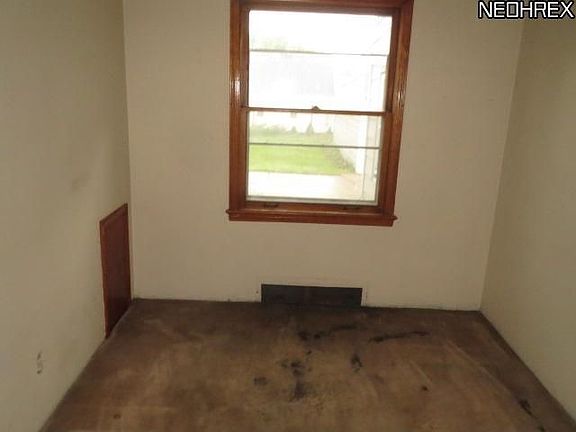 5th image of 12717 Maple Leaf Dr