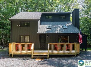 433 Berry Ln, Pocono Lake, PA