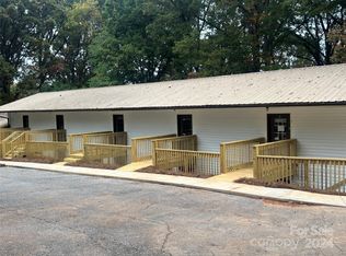 1090 7th Ave NW, Hickory, NC 28601