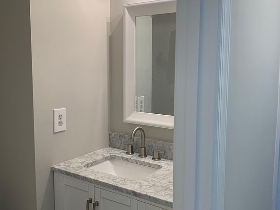 5th image of 2792 Fariba Ct