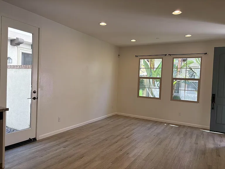 563 S Casita St — Photo 11
