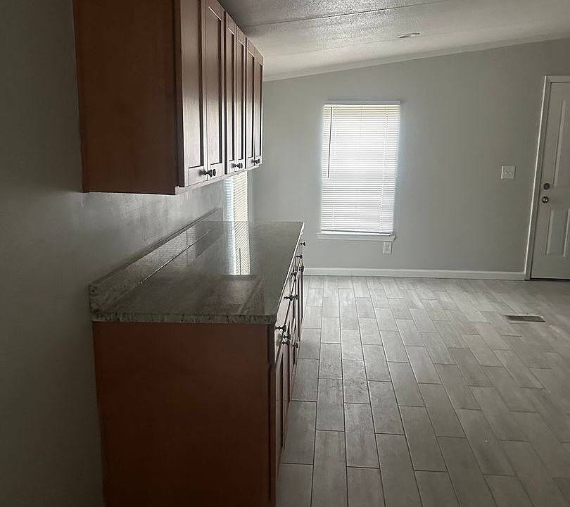 1st image of 928 Carlos Dr #4