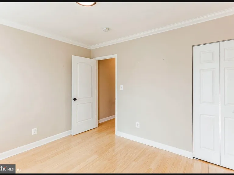 27 S Robinson St — Photo 16