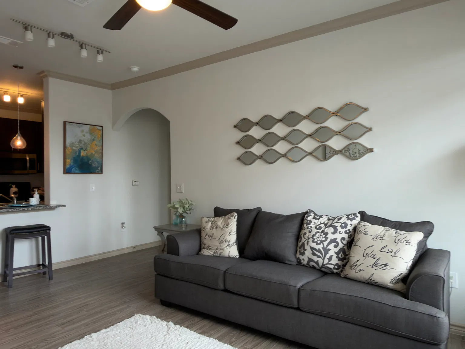 2 bed, 1098 sqft, $1,350 — Photo 4