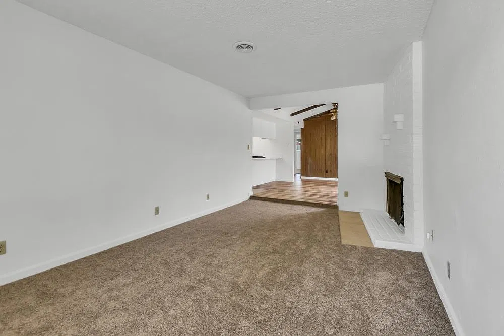 2 bed, 980 sqft, $1,875 — Photo 3