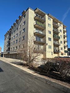 7314 Randolph St APT 3B, Forest Park, IL, 60130
