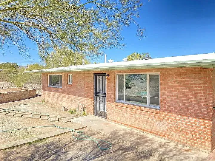 Building Photo - 2751 W Wagon Wheels Dr