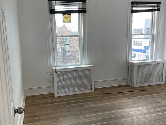 5th image of 2503 S Broad St Floor 3
