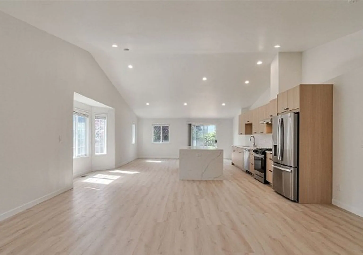Updated 3-Bed Mountlake Terrace Rambler with Large Fenced Yard — Photo 3