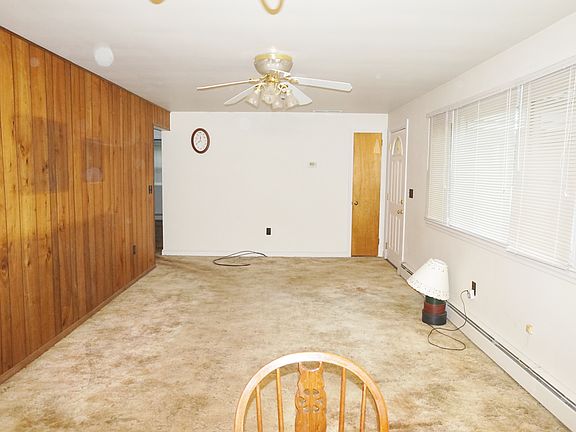 2nd image of 24 Pawlings Cir