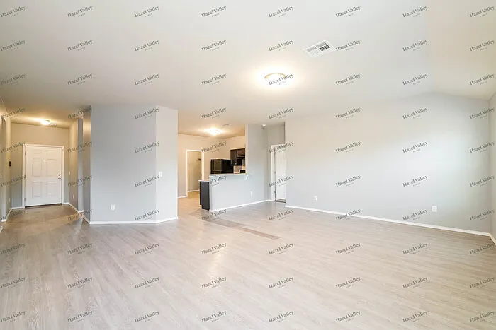 3 bed, 2.0 bath, 1669 sqft, $1,595 — Photo 4