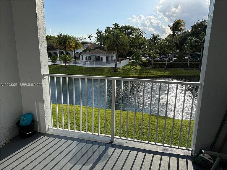 2600 S University Dr #226 — Photo 3