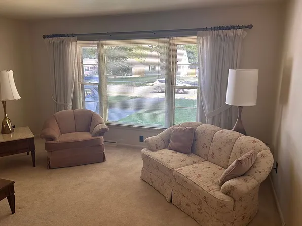 928 S Division St, Whitehall, MI 49461