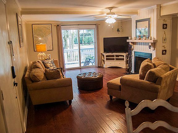 2nd image of 275 Sea Cloud Cir