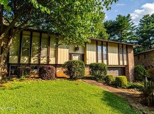 936 Devon Cir, Maryville, TN 37804