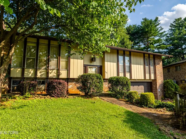 936 Devon Cir, Maryville, TN 37804