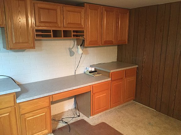 5th image of 201 Parkwood Dr