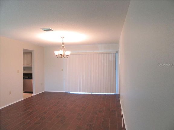3rd image of 3187 Beacon Dr