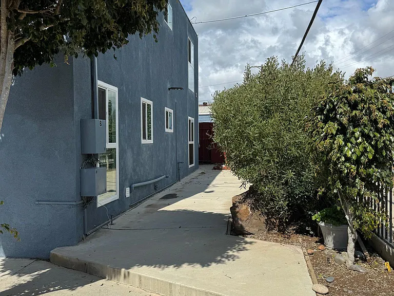 813 Carey Rd — Photo 35