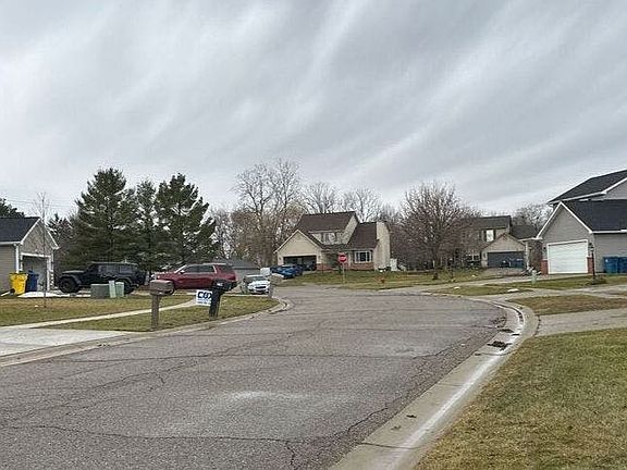 5th image of 710 Natalia Dr