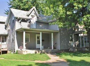 2718 Pershing Blvd, Clinton, IA 52732