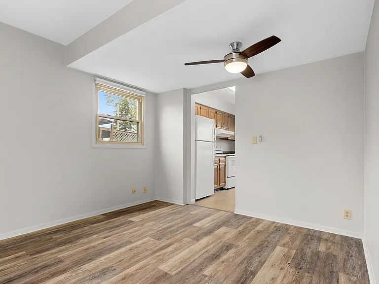 6205-6207 N Northmoor Ct — Photo 7