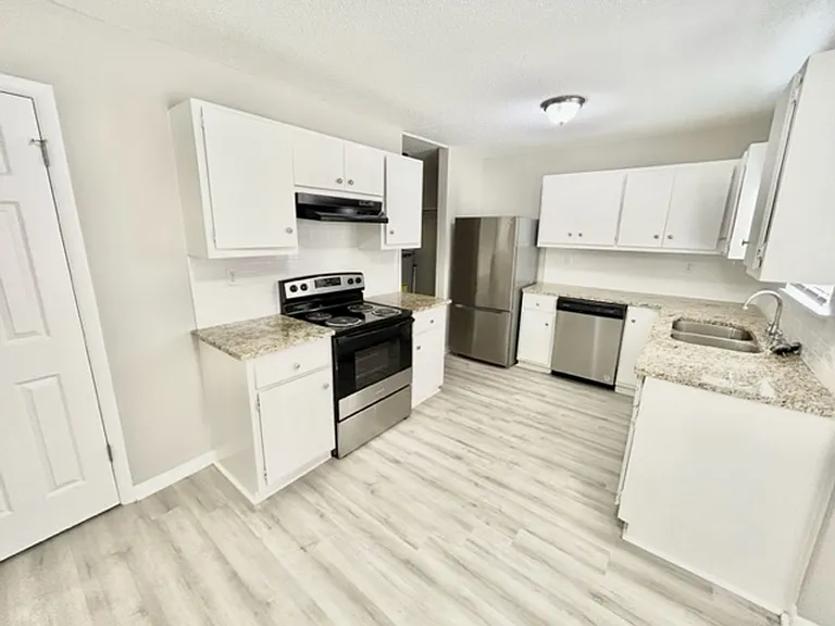 4304 Chalet Cir NW — Photo 5