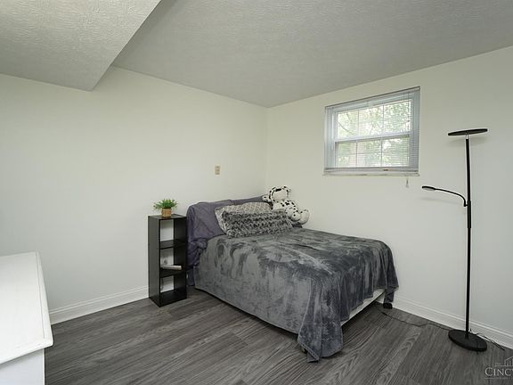 4th image of 5284 Bell Ave