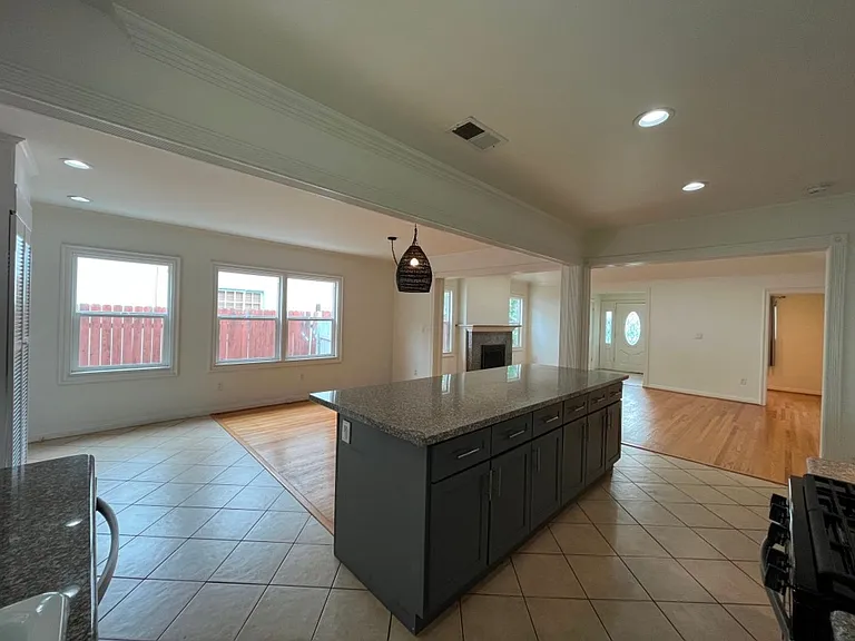 4316 Greenbush Ave — Photo 7
