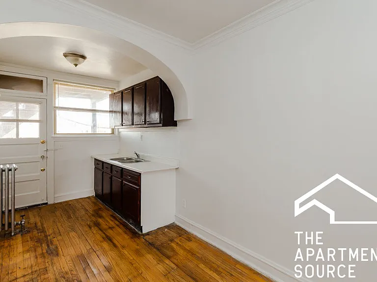 2111 Grove Ave #110 — Photo 2