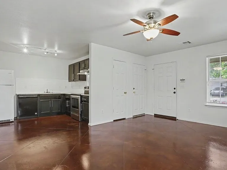 527 N Irvington Ave #527 — Photo 8