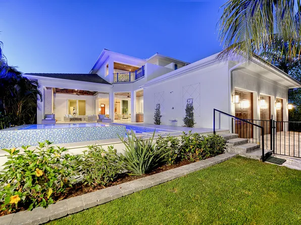 770 9th Ave S, Naples, FL 34102