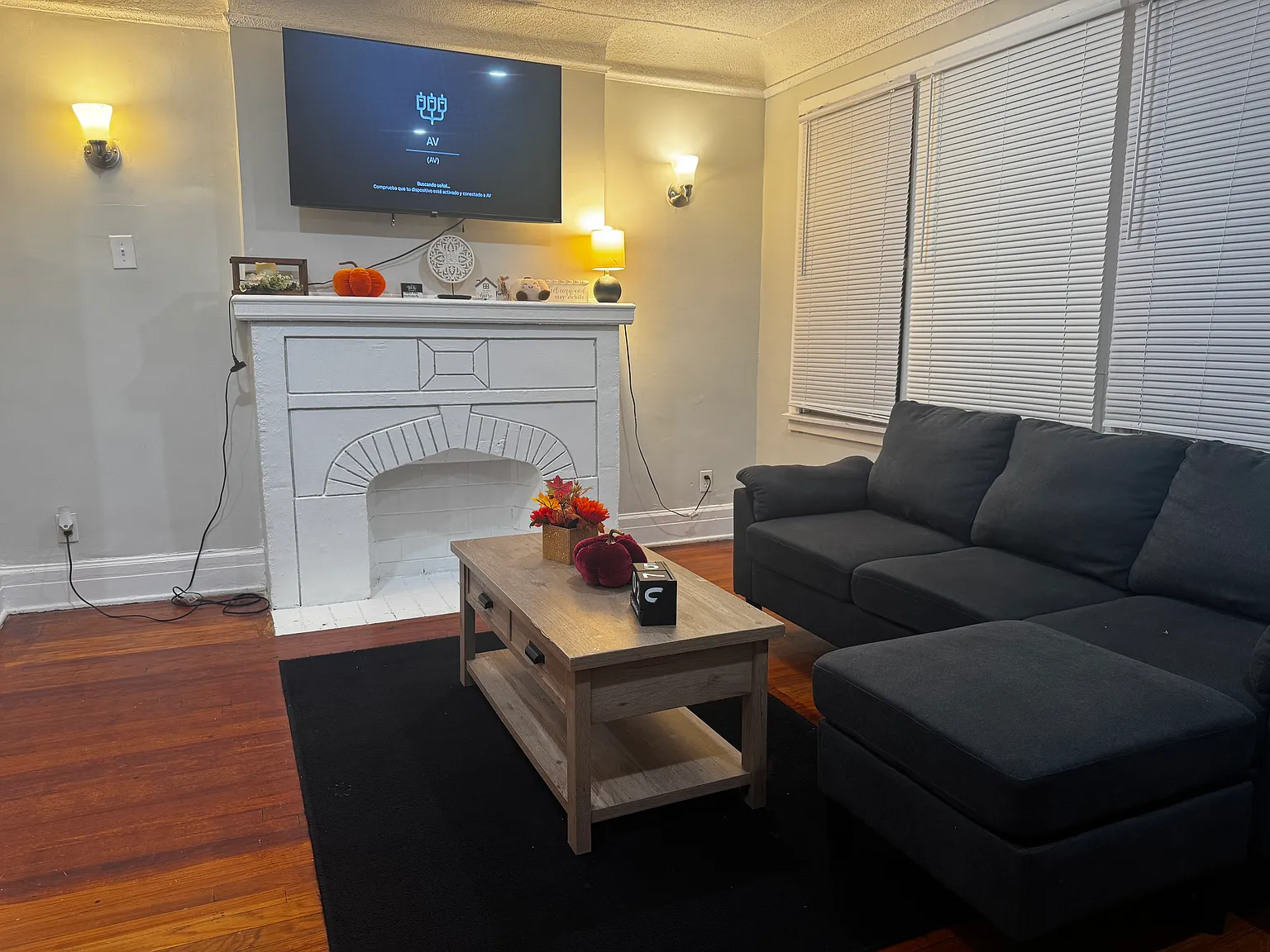 2 bed, 1000 sqft, $1,800 — Photo 2