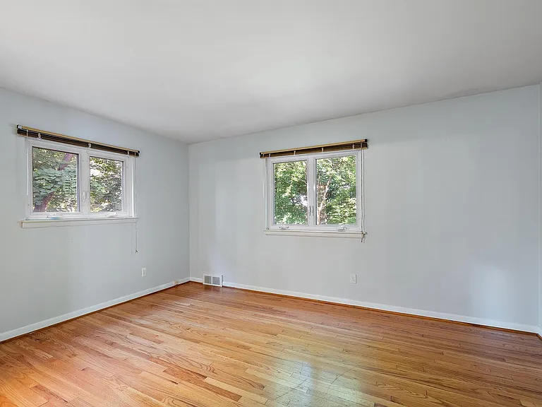 966 Woodlea St — Photo 11