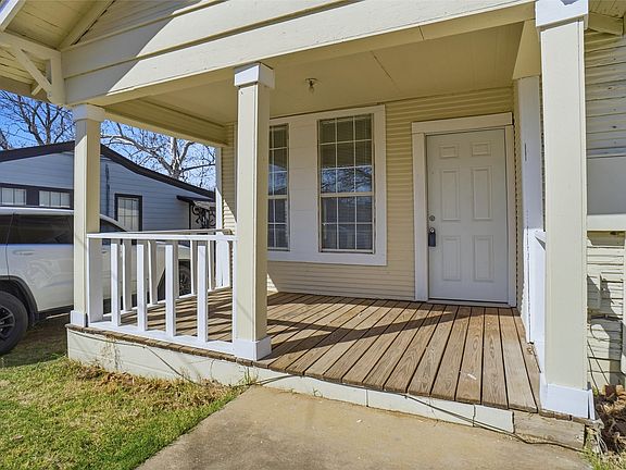 4th image of 504 Bluebonnet St