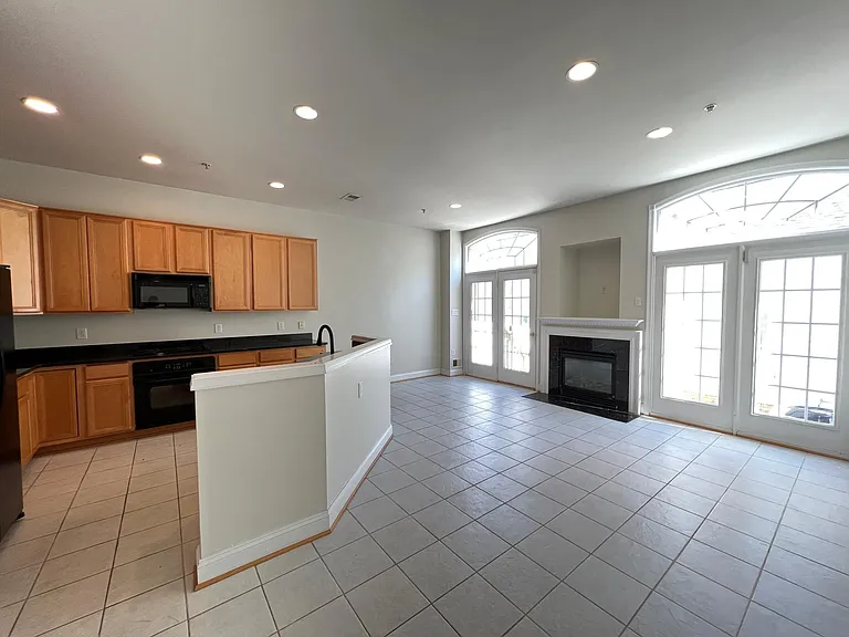 13027 Town Commons Dr — Photo 7