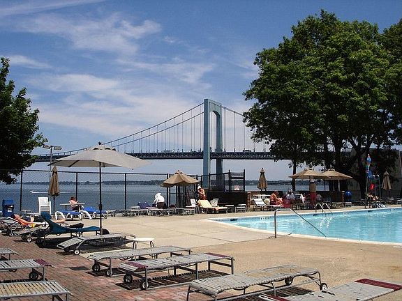 5th image of 16241 Powells Cove Blvd APT 6B