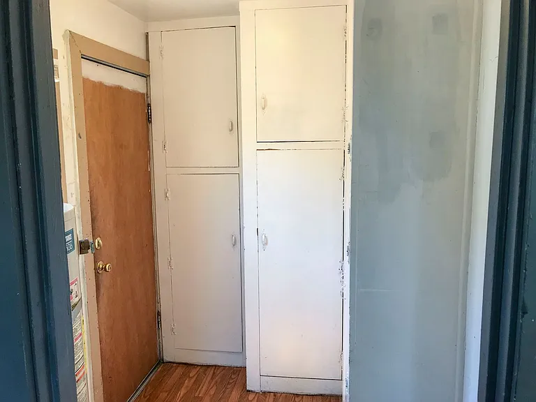 576 Main St — Photo 17